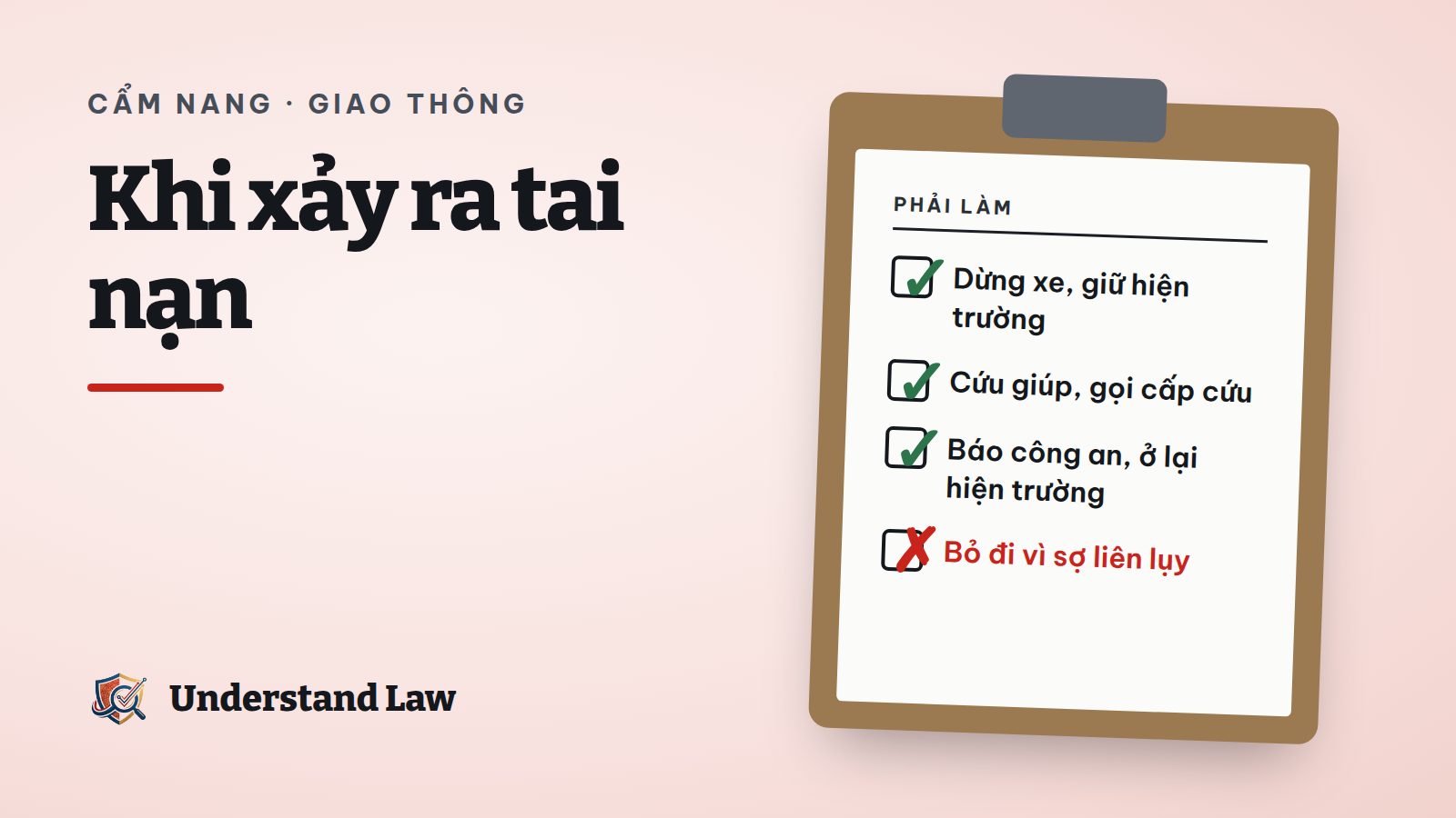Tam giác cảnh báo đặt trên đường cạnh hai xe va chạm