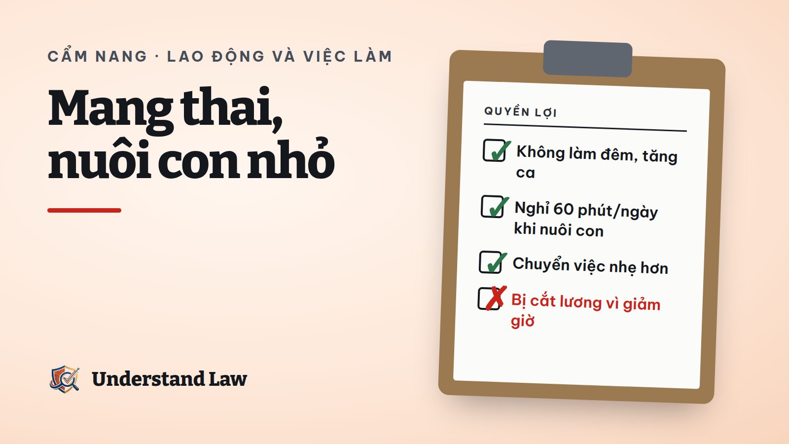 Người phụ nữ mang thai ngồi bên bàn làm việc có đồng hồ ghi 60 phút