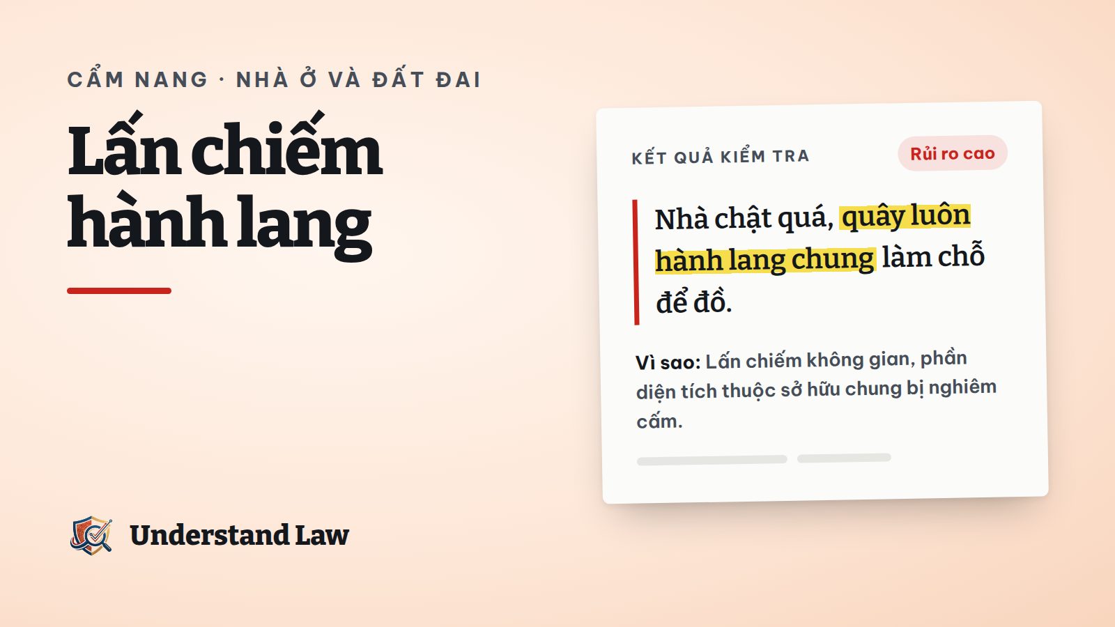 Hành lang chung cư bị chắn bởi tủ giày và chậu cây